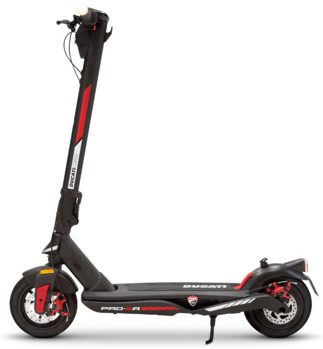Ducati PRO-III R - widok z boku
